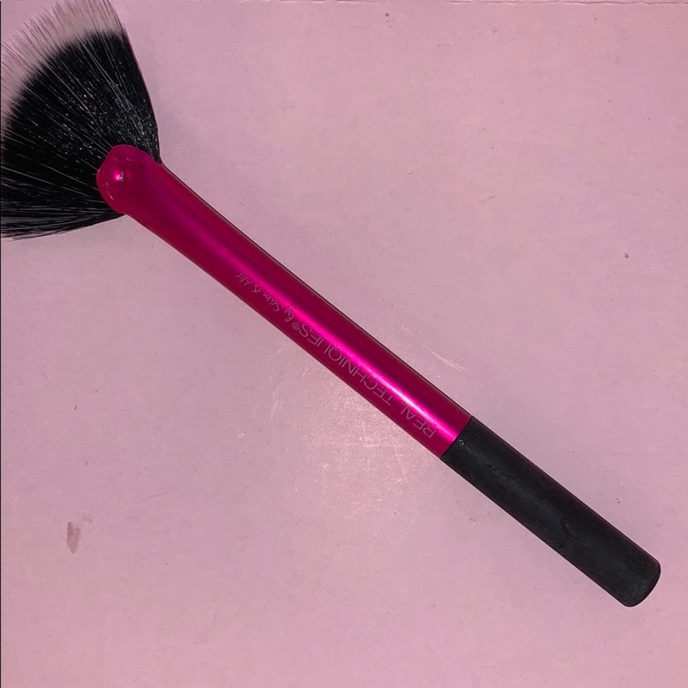 Real techniques fan brush